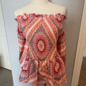 Off Shoulder Print Blouse Size XL